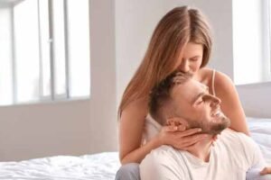 How to use honey jars for love manifestations